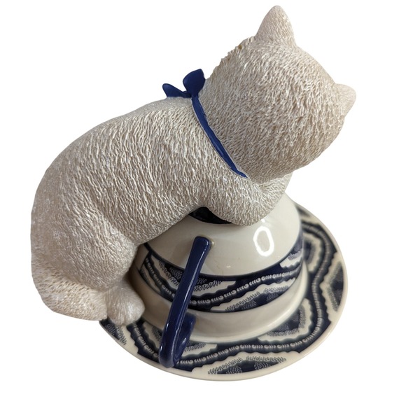 Cat Kitten Figurine with Teacup and Saucer Ceramic Collectible Blue White 2009 - Picture 6 of 9